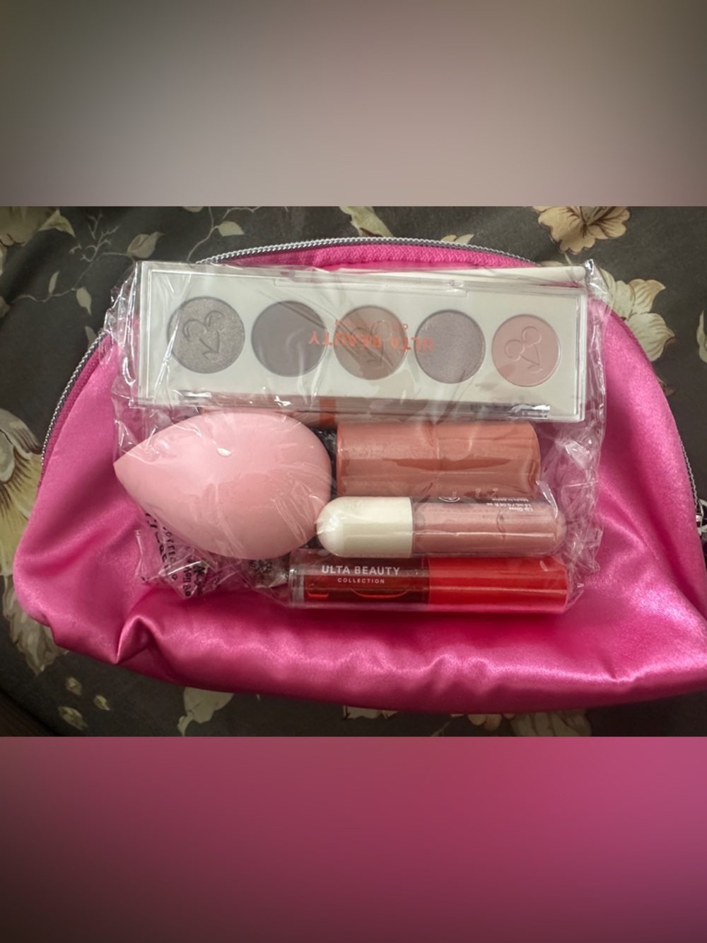 Ulta Beauty Pink Sponge & Neutral to Pink Eyeshadow Palette Set